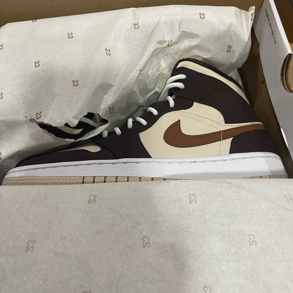 ❌SOLD❌ Jordan 1 Mid SE Brown Basalt Oatmeal sz: US 7.5 W/ 6.5 M - Picture 4 of 12